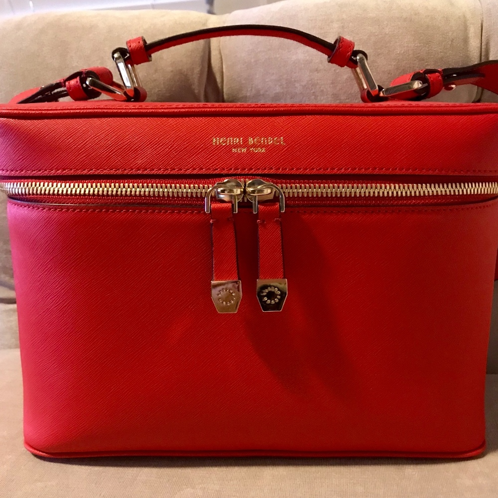 Henri Bendel West 57th Travel Train Case